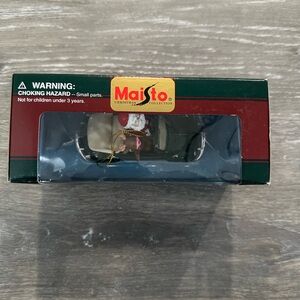 Maisto 1998 Green VW Cabriolet with Santa & Rudolf Die Cast X’MAS Ornament. New!